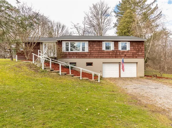 3561 Makyes Rd, Nedrow, NY 13120