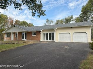 505 Stewart Ct, Bushkill, PA 18324