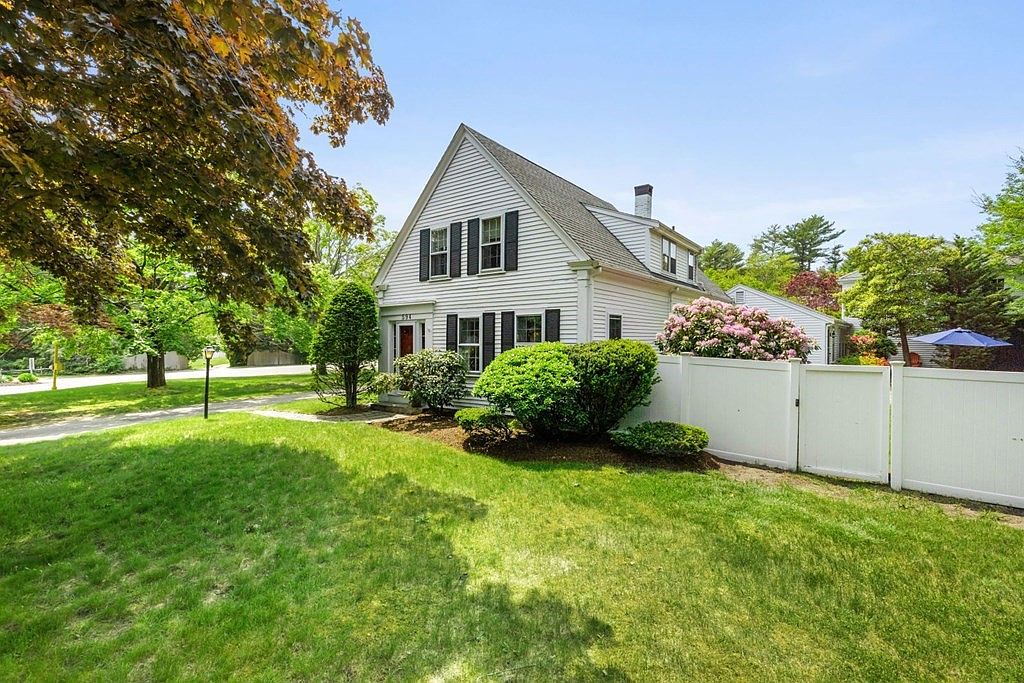 594 Tremont St, Duxbury, MA 02332 | MLS #73117808 | Zillow