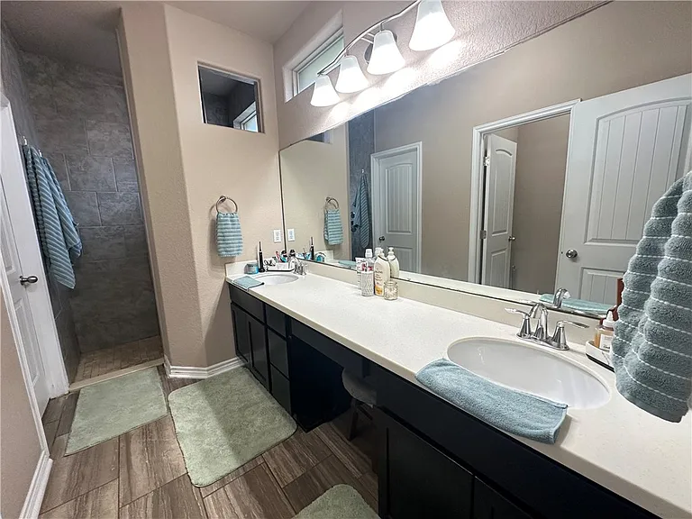 1016 Santa Catalina St — Photo 15