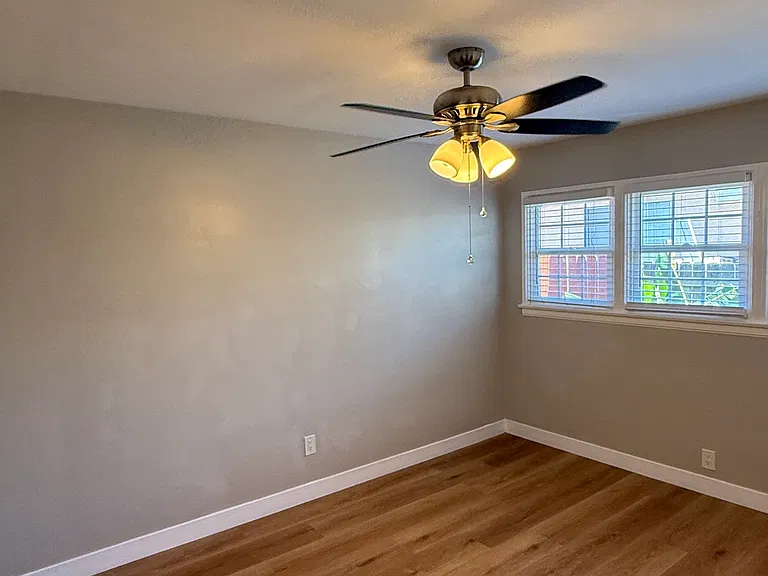 614 W Greenwood Ave #B — Photo 3