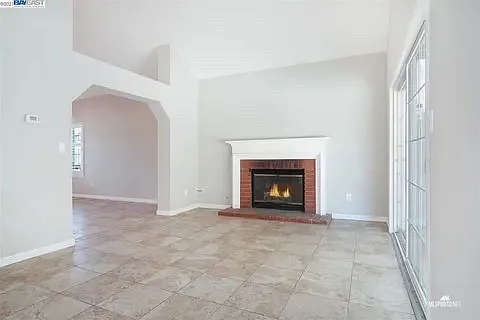 1891 Hemlock Dr — Photo 5
