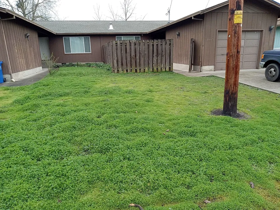 1883 & 1885 SW Green Ave