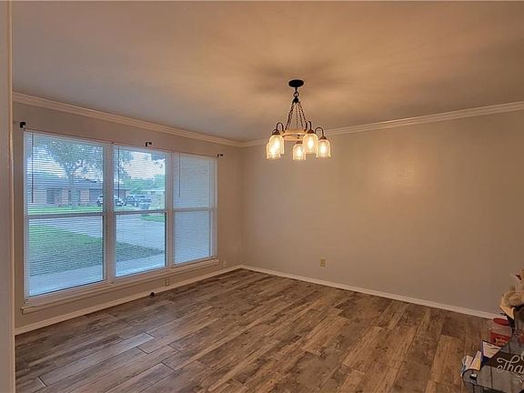 5th image of 1420 S 15th Ave