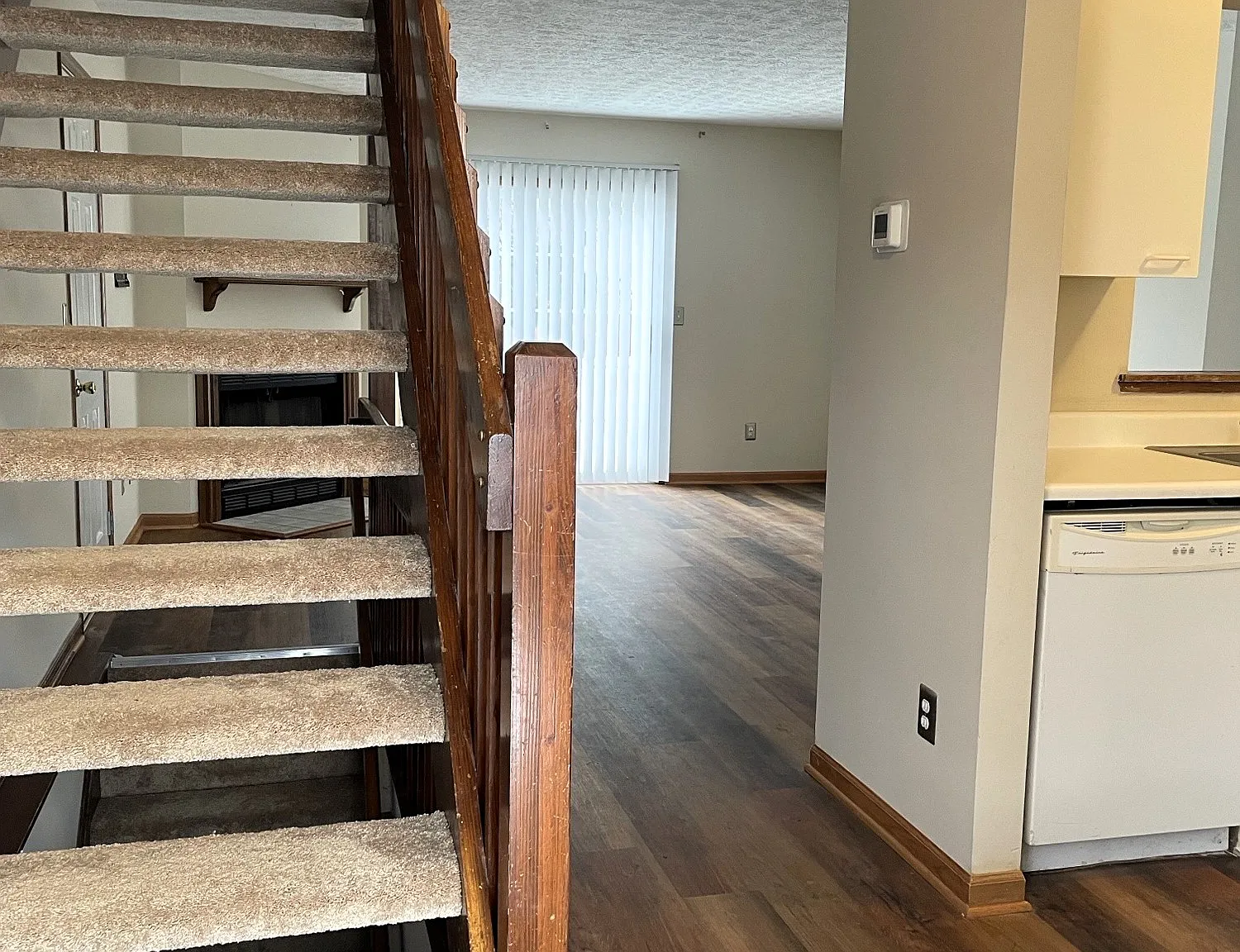2 bed, 832 sqft, $1,500 — Photo 2