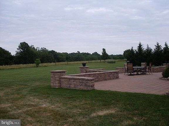 2nd image of 207 Olde Beau Ct