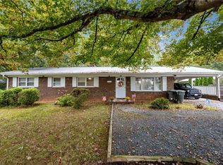 1933 Gold Hill Rd, Asheboro, NC 27203