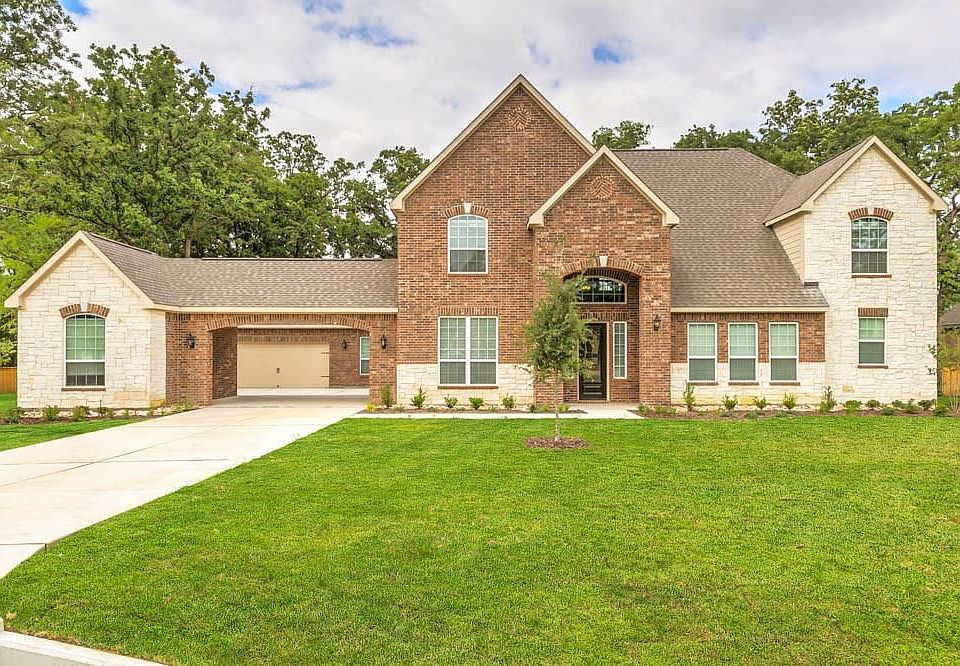 1st image of 133 Dogwood Dr