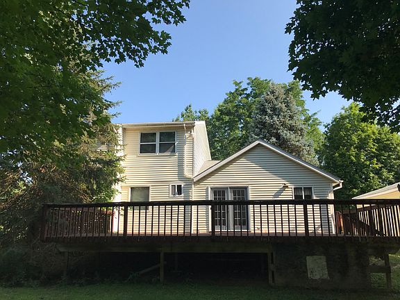 4th image of 1192 Eastwood Ave