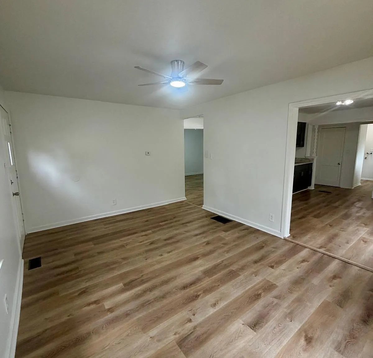 1016 Stanley Avenue - 1 — Photo 4