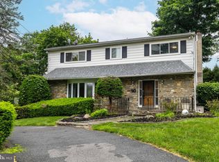 8100 Cedar Rd, Elkins Park, PA 19027