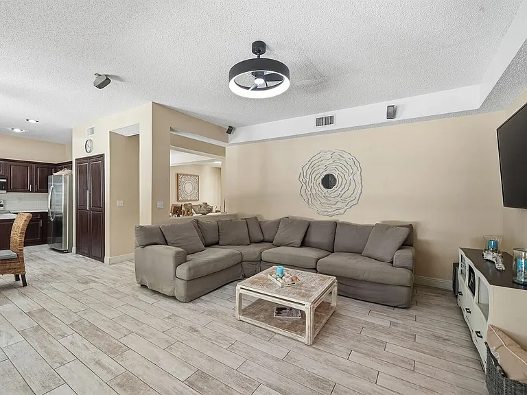 15073 Oak Chase Ct — Photo 14