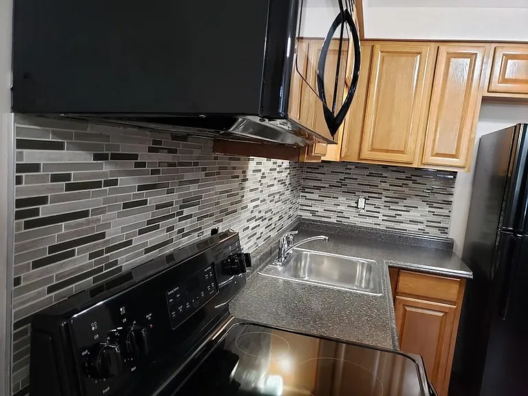 286 Robert Dr #1 — Photo 2