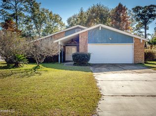 2704 Catherine Dr, Ocean Springs, MS 39564