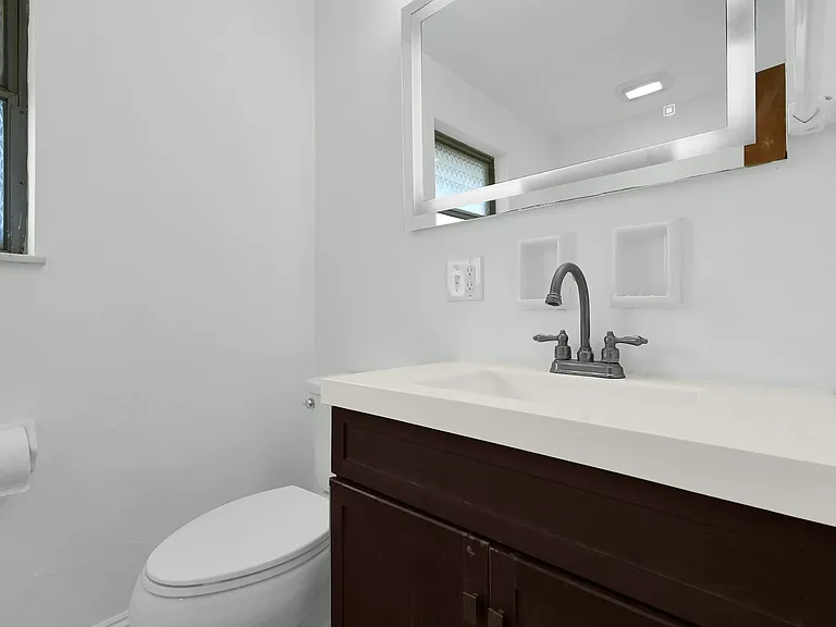 39 Sunnyside Ln — Photo 8