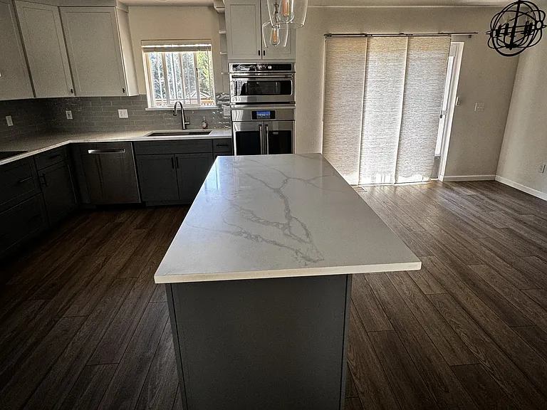 1541 Village Way — Photo 3