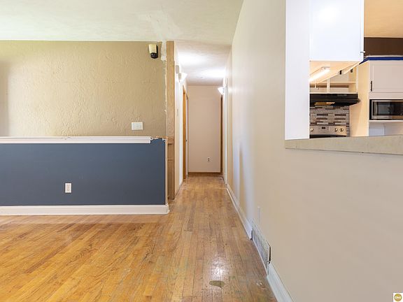 4th image of 1201 Logan St