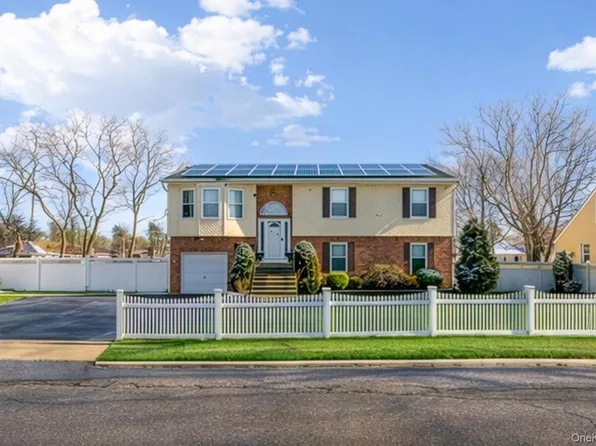 113 S 32nd Street, Wyandanch, NY 11798