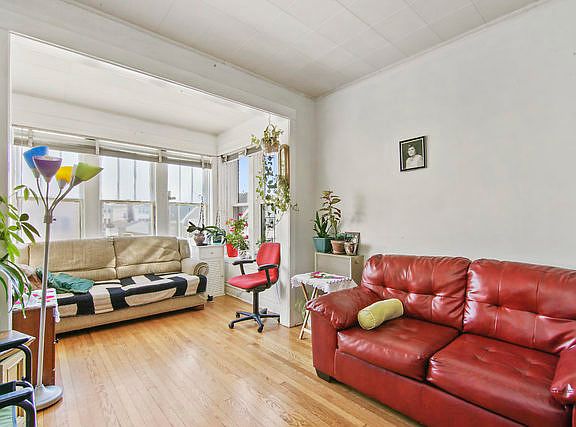 4th image of 2250 N Lorel Ave