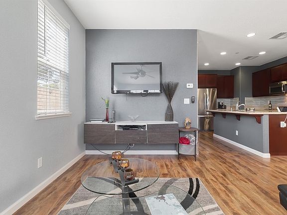 5th image of 2701 Gramercy Place
