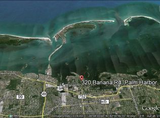 320 Banana Rd #2, Palm Harbor, FL 34683