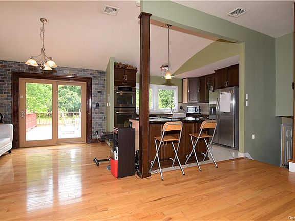 5th image of 3 Stoneham Ln