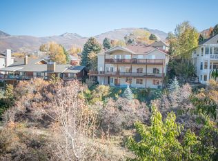2818 Oakwood Dr, Bountiful, UT 84010