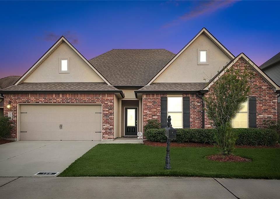 1st image of 120 Lakeshore Vlg S