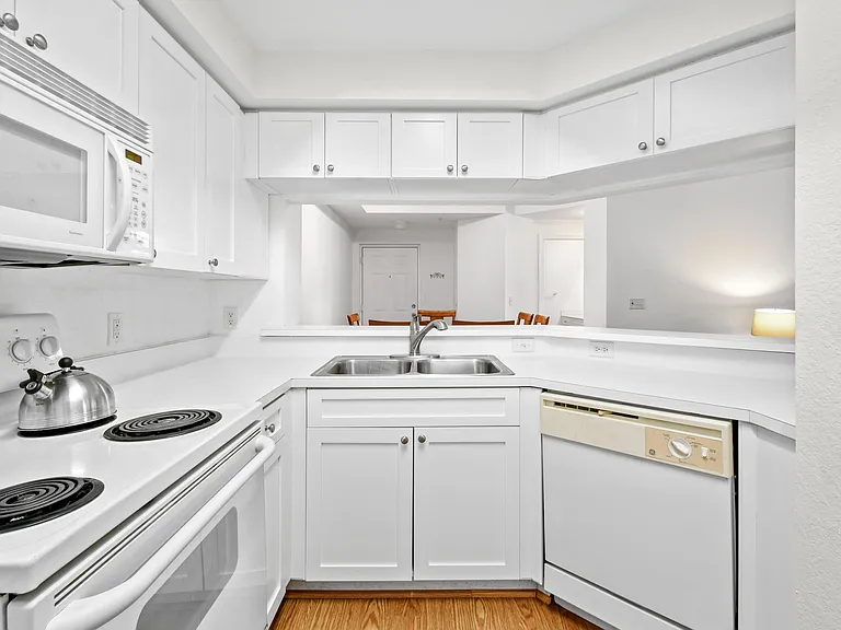 2727 Anzio Ct #307 — Photo 9