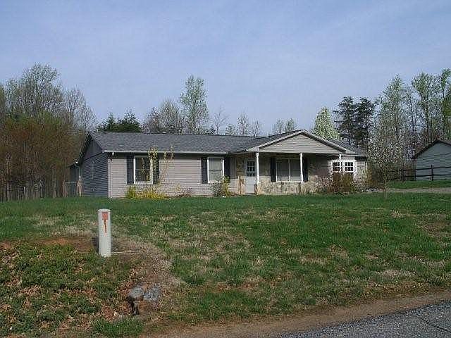 1st image of 558 Pinewood Ln