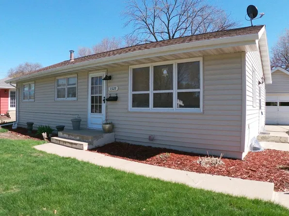 1328 Elton Hills Dr NW, Rochester, MN 55901