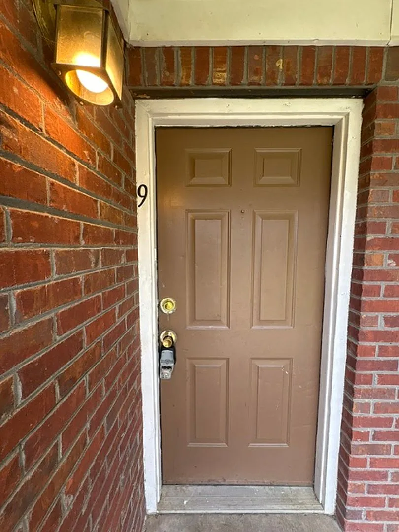 296 Homer Rd. (Booneville Apts 2) — Photo 2