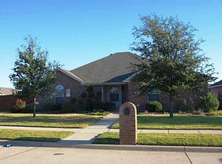 201 Garden Valley Ln, Red Oak, TX 75154