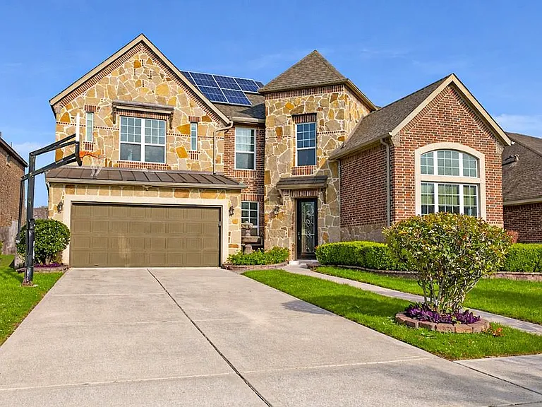 4415 Rolling Field Ln — Photo 2