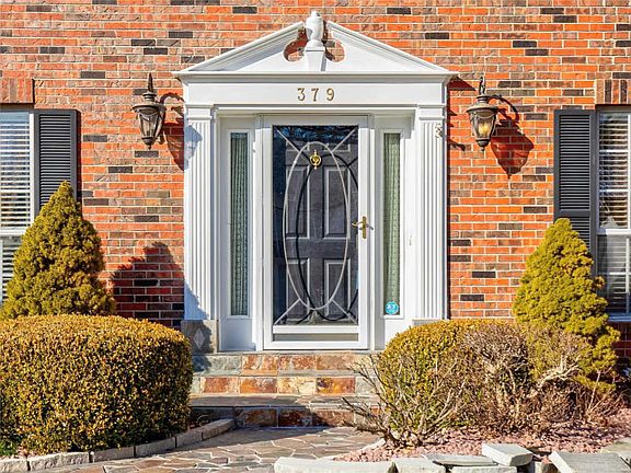 4th image of 379 Arbor Glen Dr