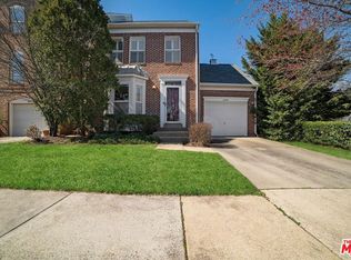 12099 Edgemere Cir, Reston, VA 20190