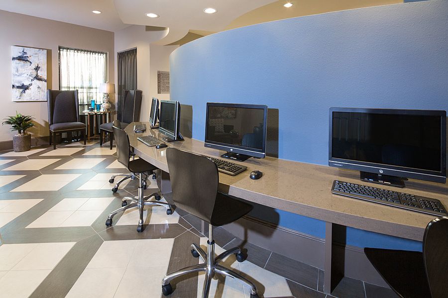 Business Center with HP computers