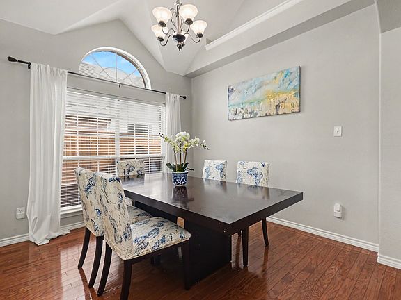 4th image of 8006 Killarney Ln