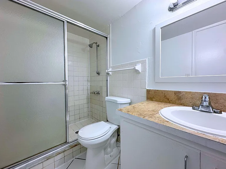 519 W Kalmia Dr #2 — Photo 14