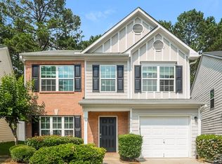 9422 Lakeview Rd, Union City, GA 30291