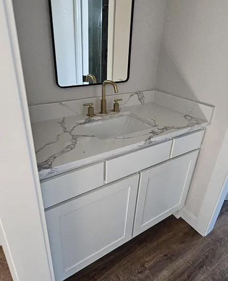 JackNJill Bath, Private sink