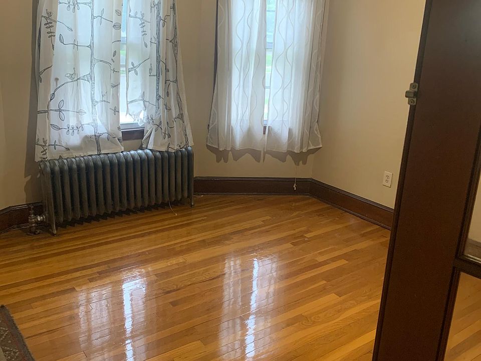 Living room (3rd view)