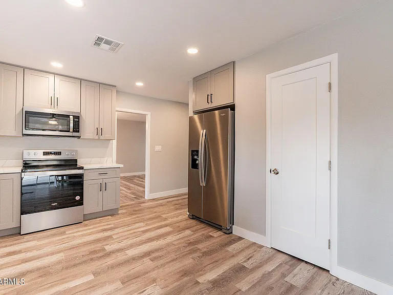 2318 E Lupine Ave — Photo 15