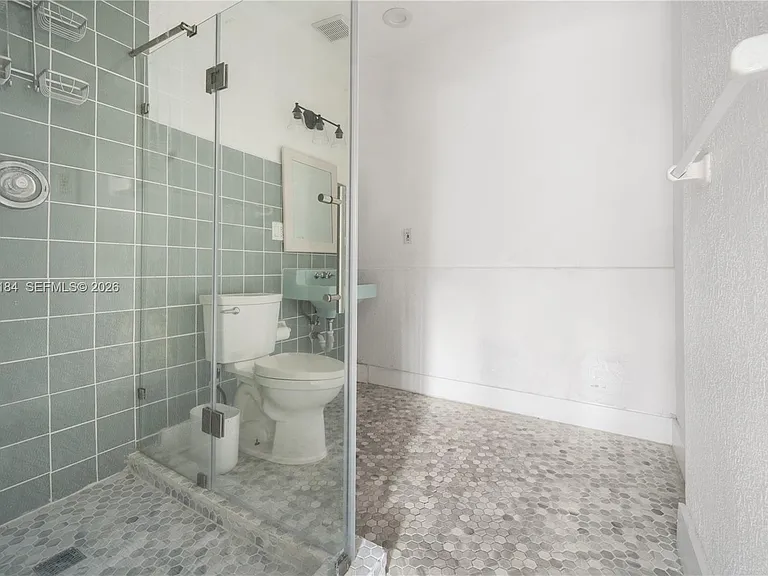 905 Sunrise Ln #905 — Photo 21