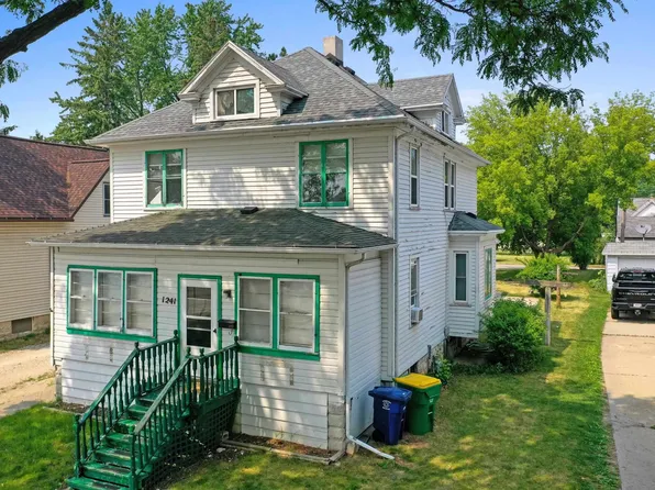 1241 Cedar St, Green Bay, WI 54302