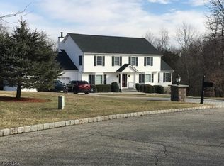 13 Midland Dr, Great Meadows, NJ 07838