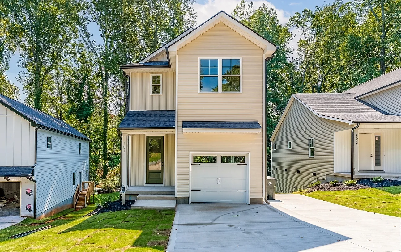 3 bed, 2.5 bath, 1740 sqft, $2,295 — Photo 1