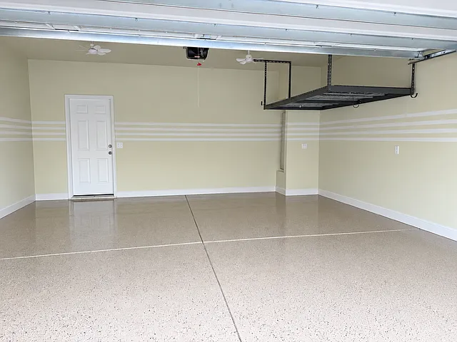 4 bed, 2134 sqft, $2,300 — Photo 2