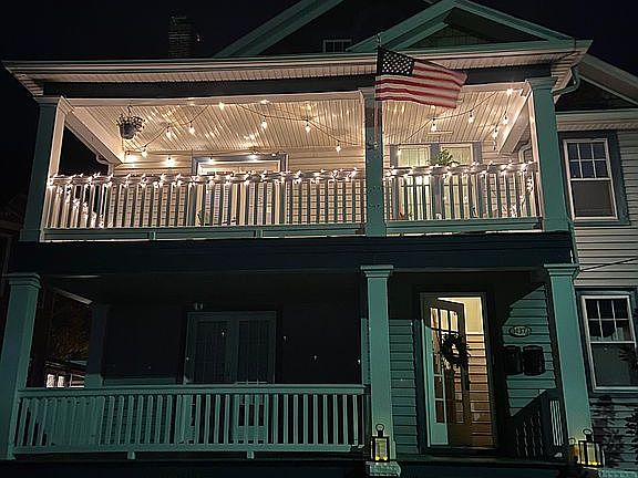 4th image of 137 Broad St