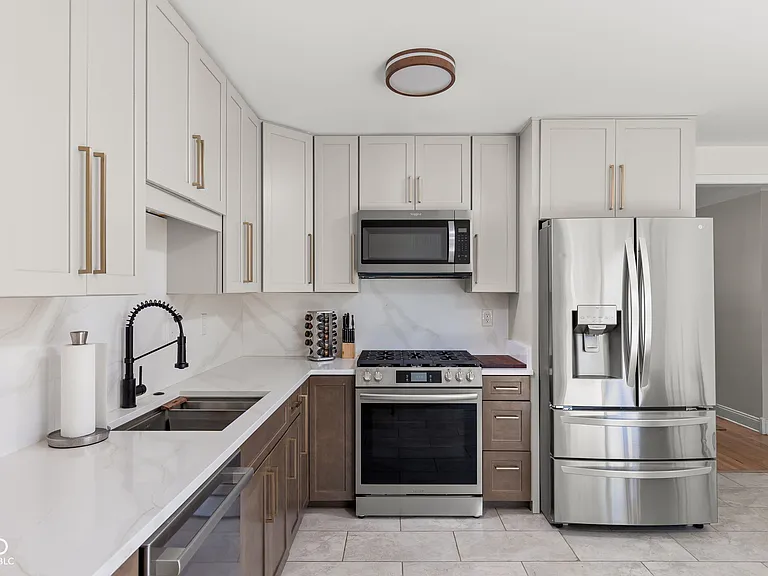 10605 Penn Dr — Photo 10